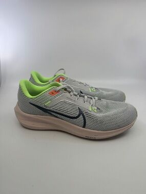 Nike Air Zoom Pegasus 40 Photon Dust Mandarin Womens Size 9.5